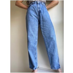 Vintage Levi’s 560 Loose Fit Straight Leg Mom jean
